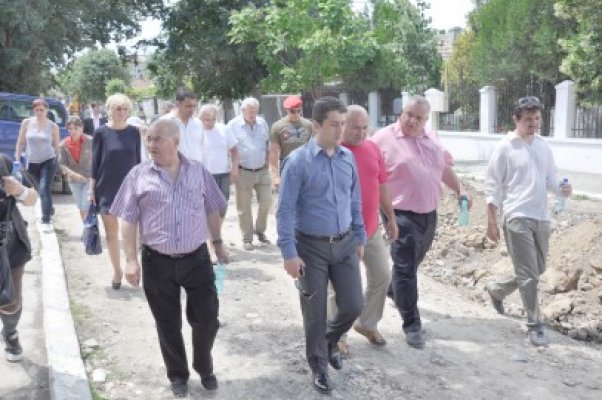 Radu Mazăre a promis în Palazu Mare asfaltări, loc de joacă şi blocuri